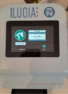 Foal IgG-Test­ergebnis auf dem LUCIA Vet Analysegerät